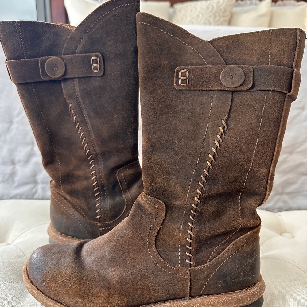 Born stress leather boots. Perfect condition, only worn a handful of time.
